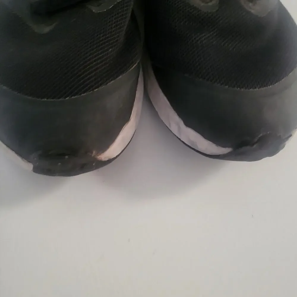 Nike 3 youth black no tie sneakers